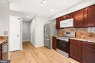 22 Fenton Wood Dr, Sterling, VA 20165 - Photo 17