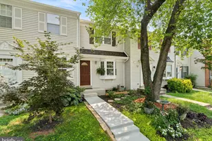 23 Dulany Ct, Sterling, VA 20165 - Photo 1