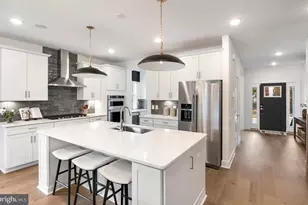 18448 Sugar Snap Cir, Leesburg, VA 20176 - Photo 3