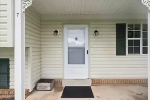 7 Red Wing Ct, Sterling, VA 20164 - Photo 11