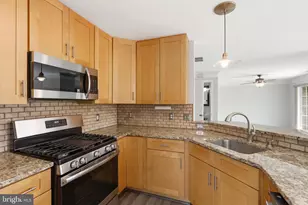 21833 Baldwin Square, Sterling, VA 20164 - Photo 13