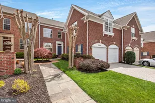 18488 Lanier Island Square, Leesburg, VA 20176 - Photo 1