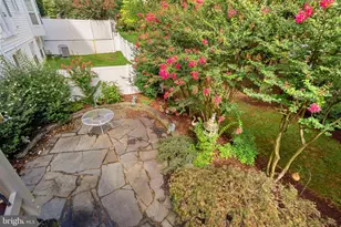 18417 Lanier Island Square, Leesburg, VA 20176 - Photo 9