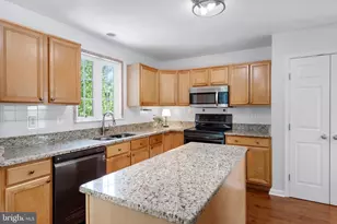 17204 Rosecliff Ct, Round Hill, VA 20141 - Photo 13