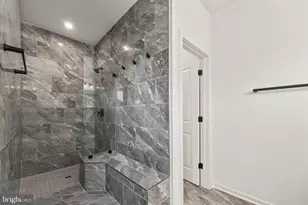 20912 Bluebird Sq, Sterling, VA 20165 - Photo 23