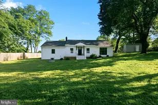 16920 Oliver St, Paeonian Springs, VA 20129 - Photo 1