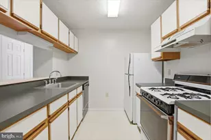 21009 Timber Ridge Terrace, Ashburn, VA 20147 - Photo 13