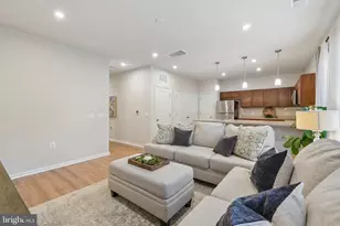 21610 Hawksbill High Cir, Sterling, VA 20164 - Photo 17