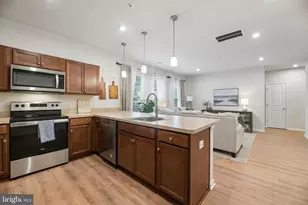 21610 Hawksbill High Cir, Sterling, VA 20164 - Photo 11