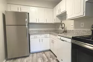 125 Clubhouse Dr SW, Leesburg, VA 20175 - Photo 5