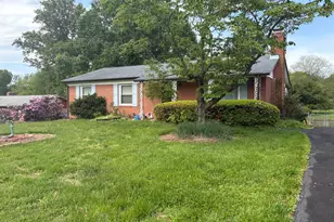 160 S Hughes St, Hamilton, VA 20158 - Photo 1