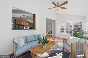 25209 Eisenhower Dr, Chantilly, VA 20152 - Photo 15