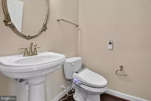 24949 Earlsford Dr, Chantilly, VA 20152 - Photo 9