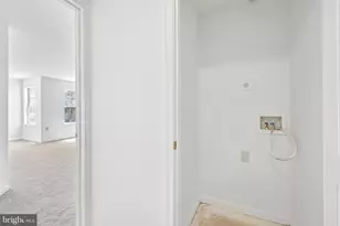 141 N Duke Dr, Sterling, VA 20164 - Photo 9