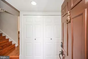 108 Plum Tree Ct, Sterling, VA 20164 - Photo 3