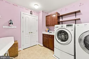 25717 Summerbank Ct, Chantilly, VA 20152 - Photo 65