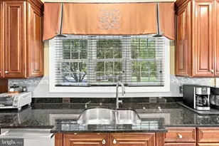 25717 Summerbank Ct, Chantilly, VA 20152 - Photo 39