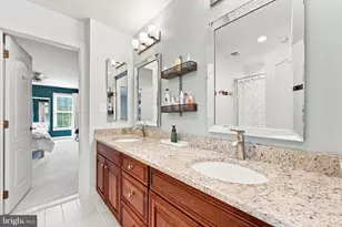 25717 Summerbank Ct, Chantilly, VA 20152 - Photo 85