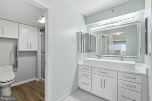19385 Cypress Ridge Terrace, Leesburg, VA 20176 - Photo 13