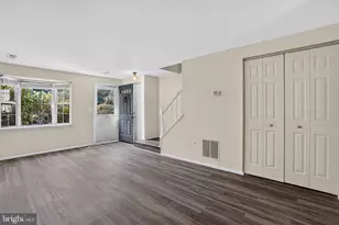 32 Palmer Ct, Sterling, VA 20165 - Photo 11