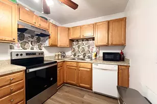 115 E Concord Ct, Sterling, VA 20164 - Photo 7