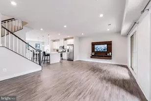 42621 Burbank Terrace, Sterling, VA 20166 - Photo 13
