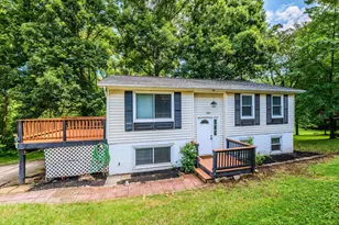 584 Rockbridge Dr SE, Leesburg, VA 20175 - Photo 1