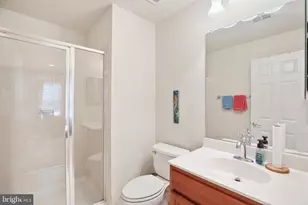 25501 Amber Gate Terrace, Chantilly, VA 20152 - Photo 23