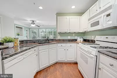 46964 Courtyard Square, Sterling, VA 20164 - Photo 5