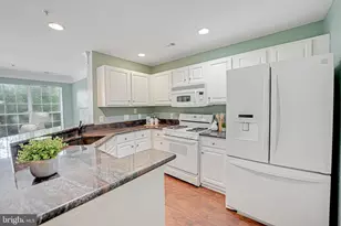 46964 Courtyard Sq, Sterling, VA 20164 - Photo 13