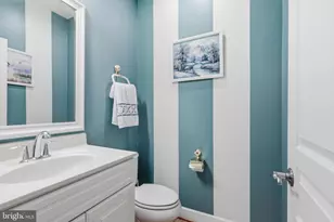 20200 Center Brook Square, Sterling, VA 20165 - Photo 19