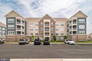 21630 Hawksbill High Cir, Sterling, VA 20164 - Photo 3