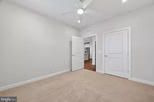 21630 Hawksbill High Cir, Sterling, VA 20164 - Photo 27