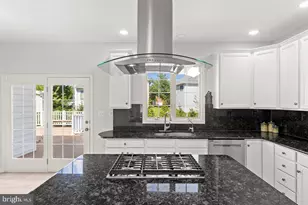 22561 Howardsville Woods Ct, Ashburn, VA 20148 - Photo 17