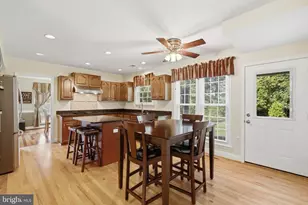 20896 Fowlers Mill Cir, Ashburn, VA 20147 - Photo 13