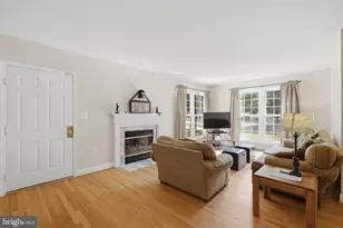 20896 Fowlers Mill Cir, Ashburn, VA 20147 - Photo 9