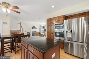 20896 Fowlers Mill Cir, Ashburn, VA 20147 - Photo 17