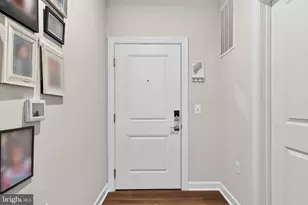 21630 Hawksbill High Cir, Sterling, VA 20164 - Photo 7