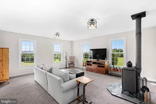 12179 Enfield Ln, Lovettsville, VA 20180 - Photo 11