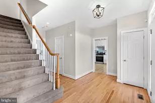 12179 Enfield Ln, Lovettsville, VA 20180 - Photo 7