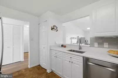 20586 Cornstalk Terrace #302, Ashburn, VA 20147 - Photo 9