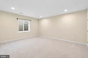 22800 Calderwood Ln, Brambleton, VA 20148 - Photo 45