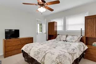 1115 S Dickenson Ave, Sterling, VA 20164 - Photo 15