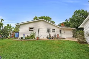 1115 S Dickenson Ave, Sterling, VA 20164 - Photo 5