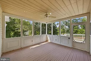 45539 Lakeside Dr, Sterling, VA 20165 - Photo 5
