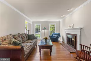 20612 Belwood Ct, Sterling, VA 20165 - Photo 9