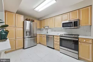 19385 Cypress Ridge Terrace, Leesburg, VA 20176 - Photo 15