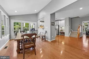 20255 Kiawah Island Dr, Ashburn, VA 20147 - Photo 23