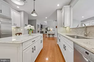 20255 Kiawah Island Dr, Ashburn, VA 20147 - Photo 17