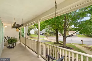 37743 Sutton Dr, Purcellville, VA 20132 - Photo 3